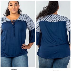 🆕👚AUCTION PRICE👩🏻‍⚖️Bell Sleeves Tie-Front Blouse